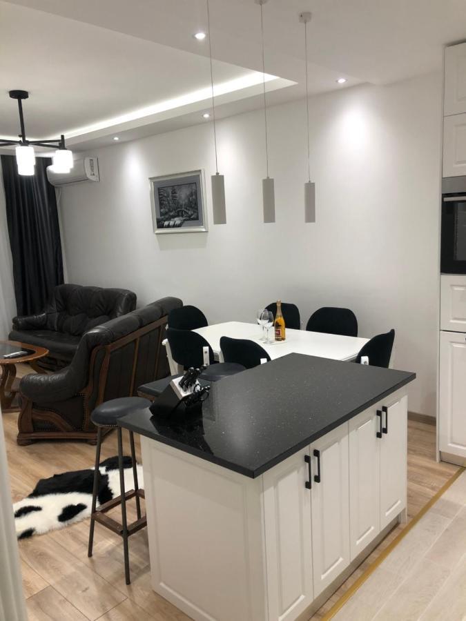 Apartment Long *